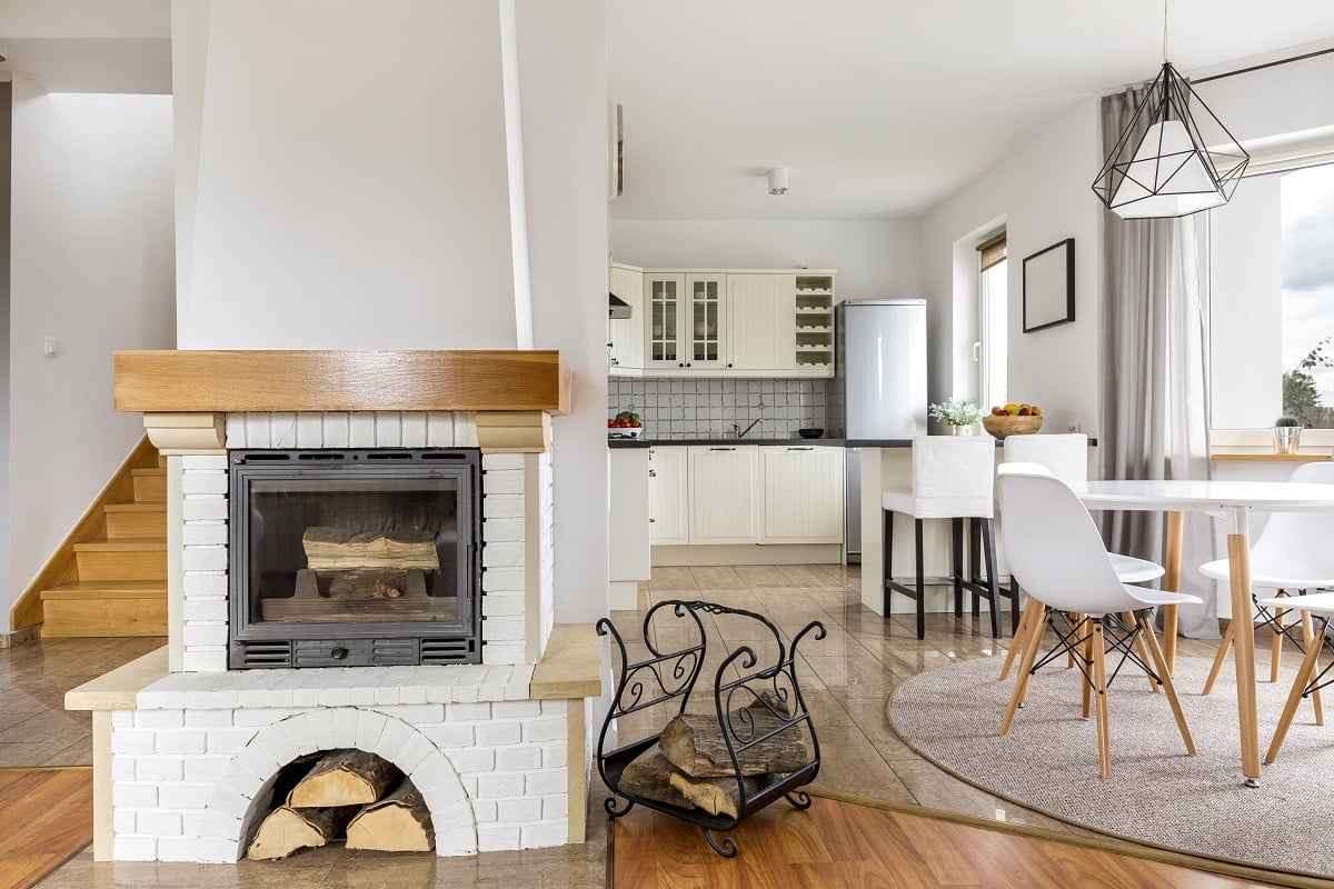 The Pros and Cons of Renting vs. Buying a Property