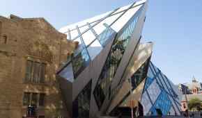 Самый большой музей Канады: Королевский музей Онтарио.