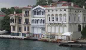 Во время пандемии, на набережной Стамбула, было продано более 20 особняков