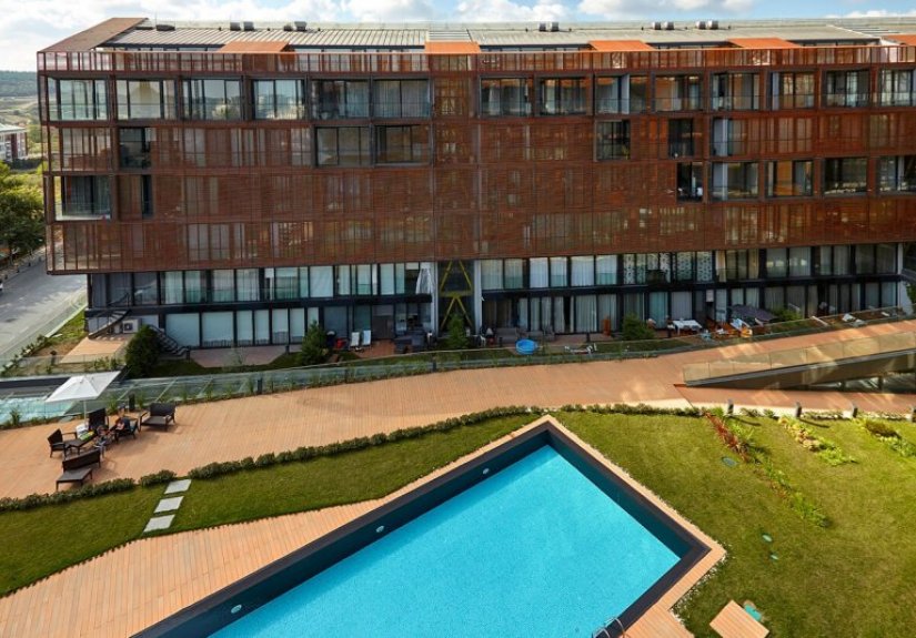 BARE HOUSES Trem Global