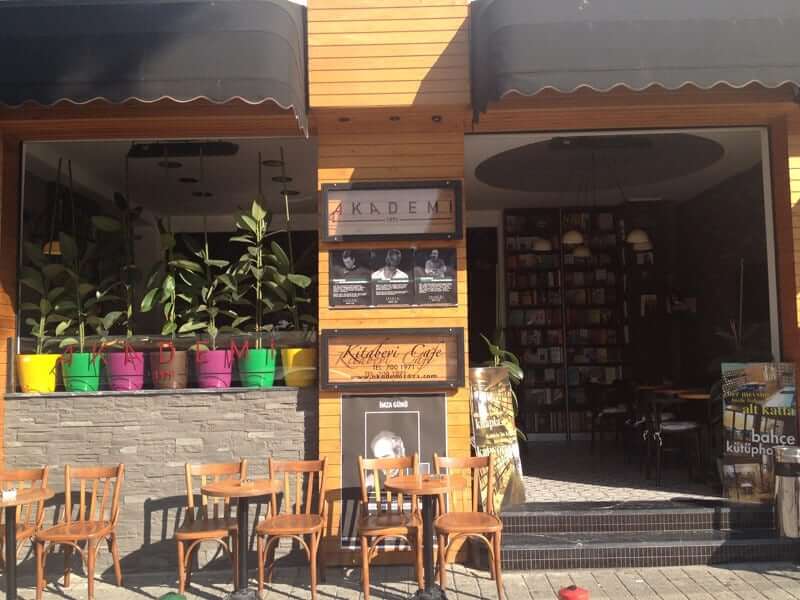 Peaceful Book Cafes of Istanbul image5