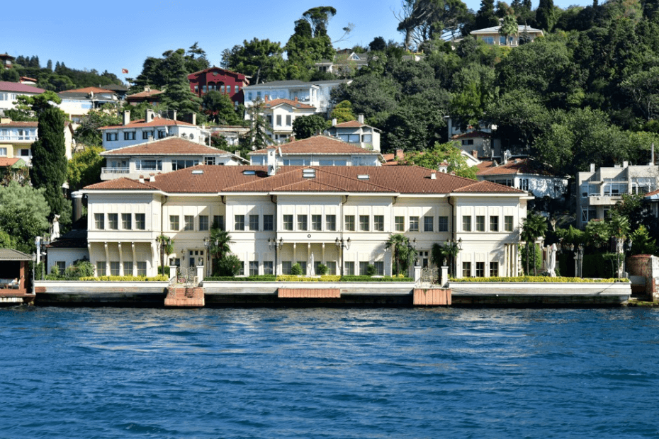 Magnificent Mansions(Watersides) of Istanbul image2