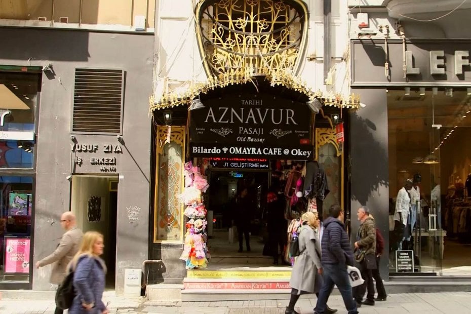 伊斯坦布尔的小世界：拱廊商店街 image6