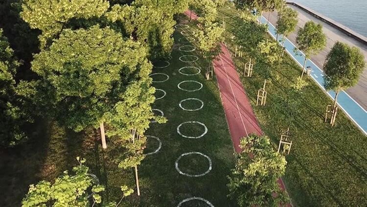 Ausgehen während einer Pandemie: Parks und städtische Freiflächen zu besuchen image4