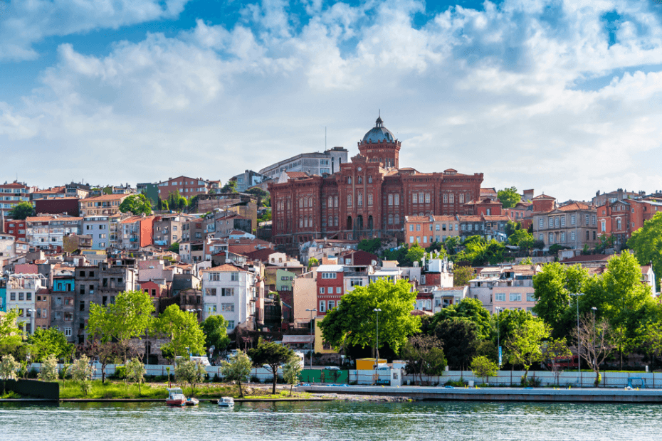 İstanbul’da Tarihin Yeniden Canlandığı Semt: Fener - Balat image1