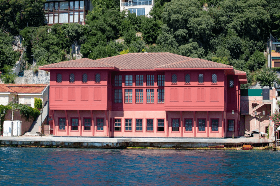 Magnificent Mansions(Watersides) of Istanbul | Image-2