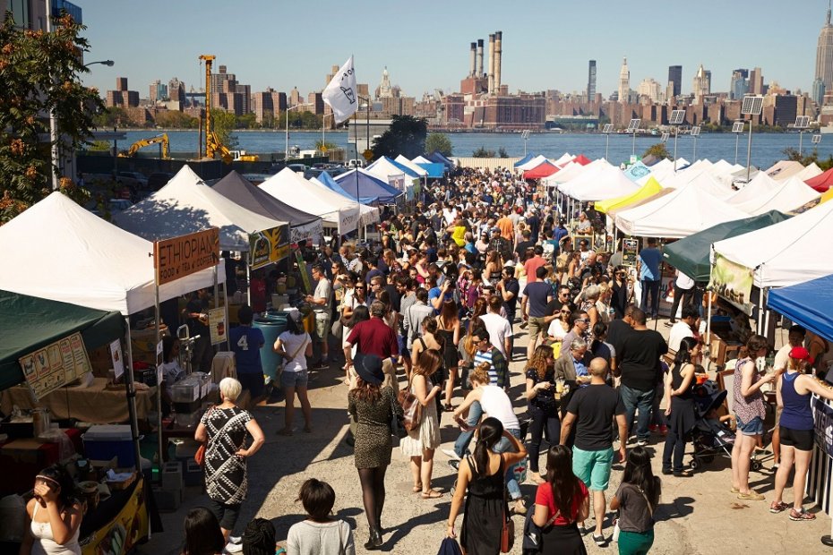 New Yorks riesiger Open-Air-Lebensmittelmarkt: Smorgasburg