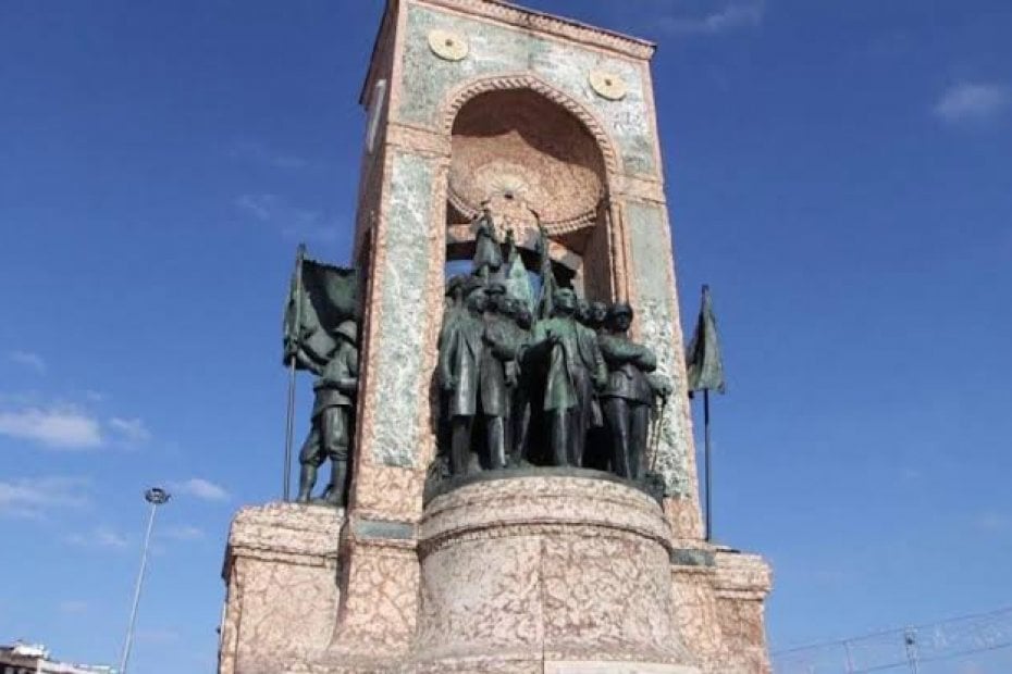 伊斯坦布尔的纪念碑与雕塑 image5