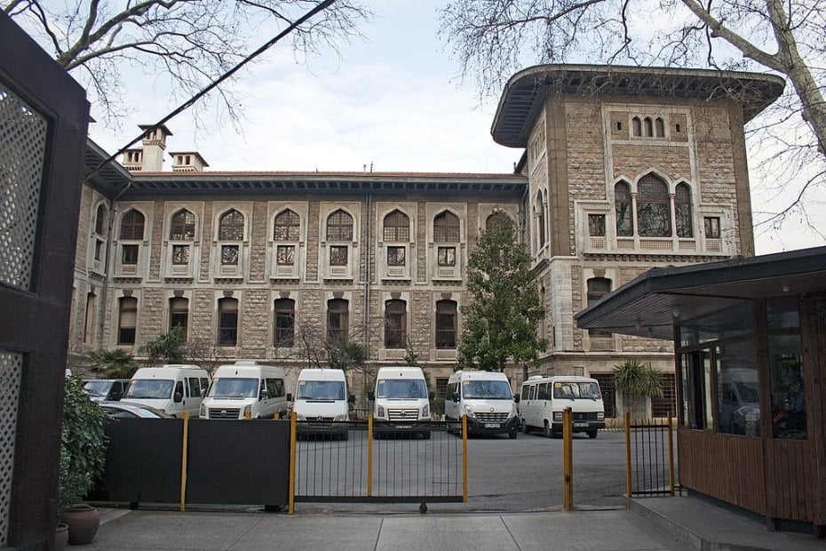 بهترین دبیرستان های دولتی استانبول image2
